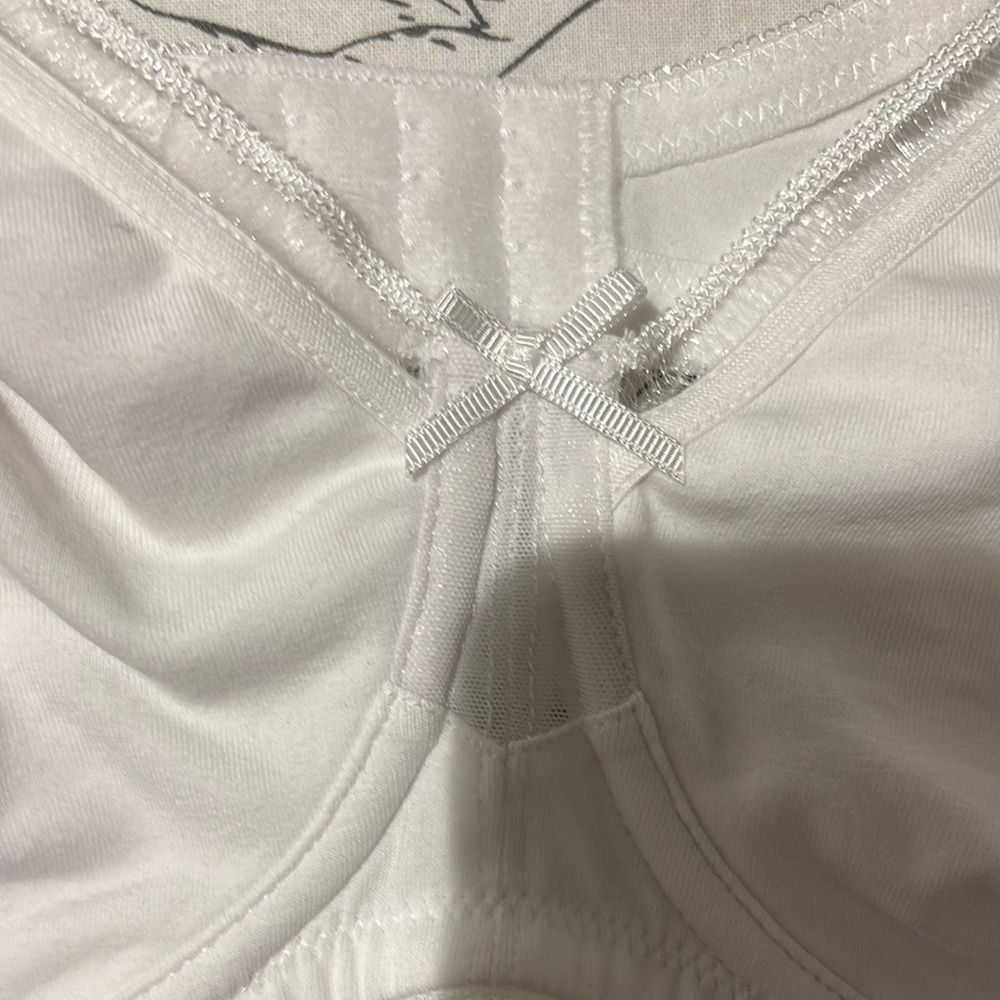White Intimates Underwire Bra. No padding. - Picture 4 of 4